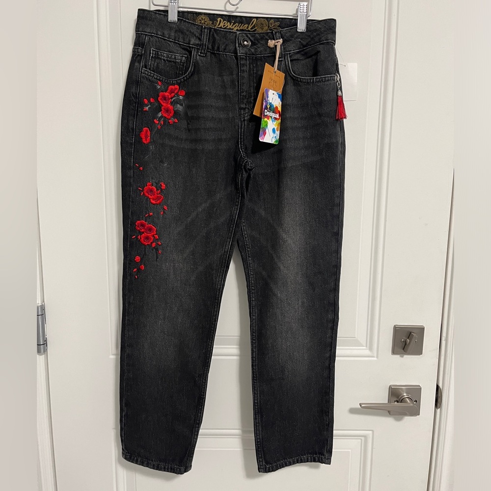 NWT - Desigual Women’s Boyfriend Embroidered Floral Exotic Jeans - EU 26/ US 2